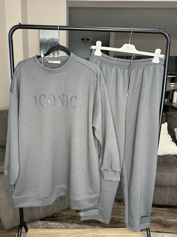 Iconic Training Suit – Oversized Fit by Ikoll