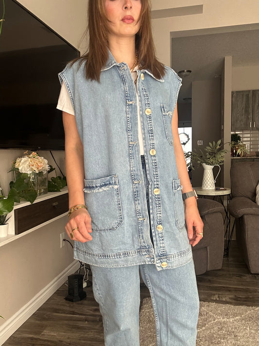 Button-Front Denim Vest – Structured Layer with Everyday Edge