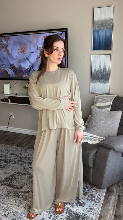 Two‑Piece Relaxed Fit Oysho Set with Wide‑Leg Pants تراك الطيارة