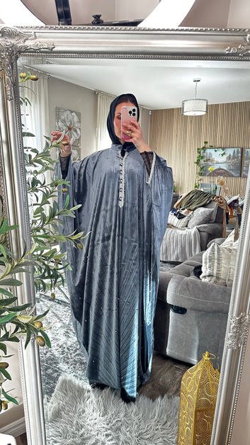 Pearl-Embellished Gallabeya Abaya – Elegant Occasionwear