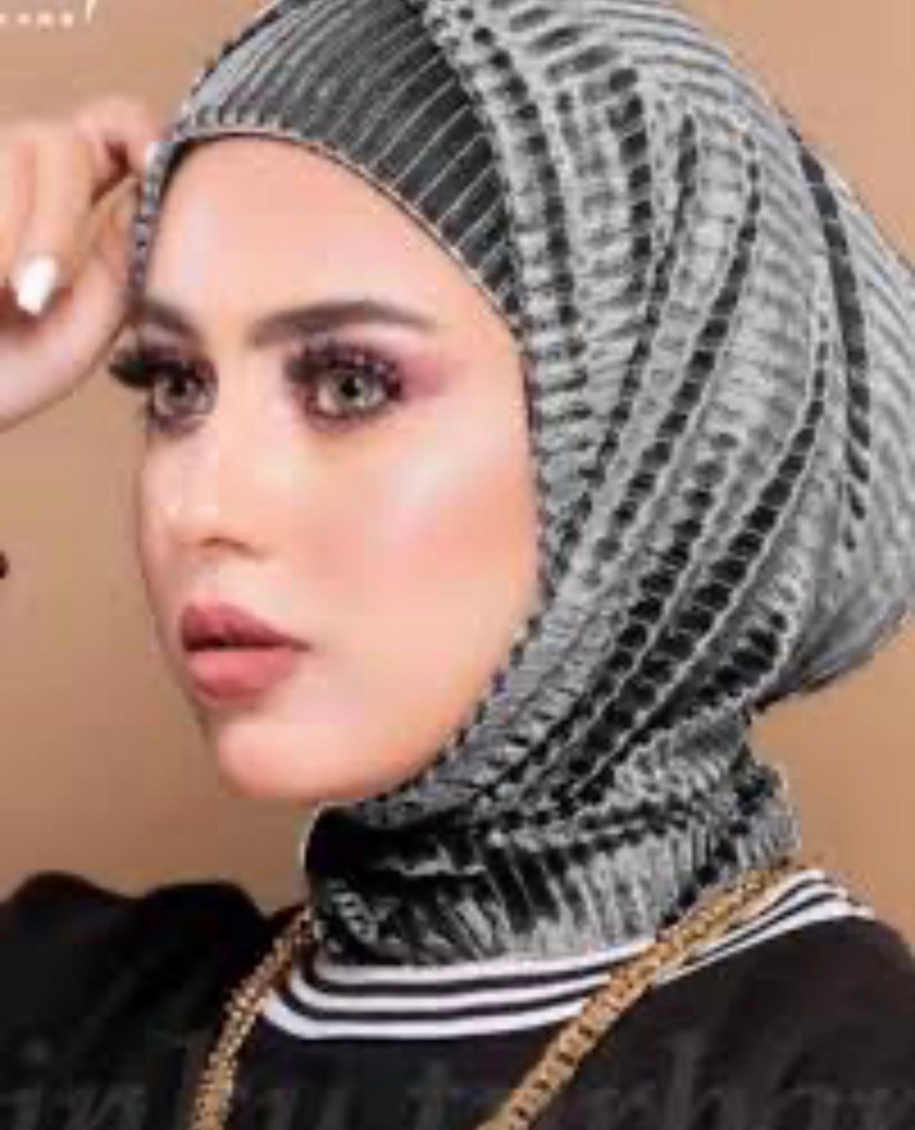 قمطة مخمل قطعتين