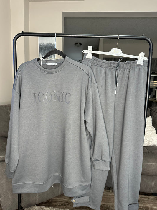 Iconic Training Suit – Oversized Fit by Ikoll