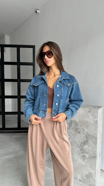 Women’s Denim Jacket – Casual Blue Layer with Modern Fit for Streetwear & Everyday Style