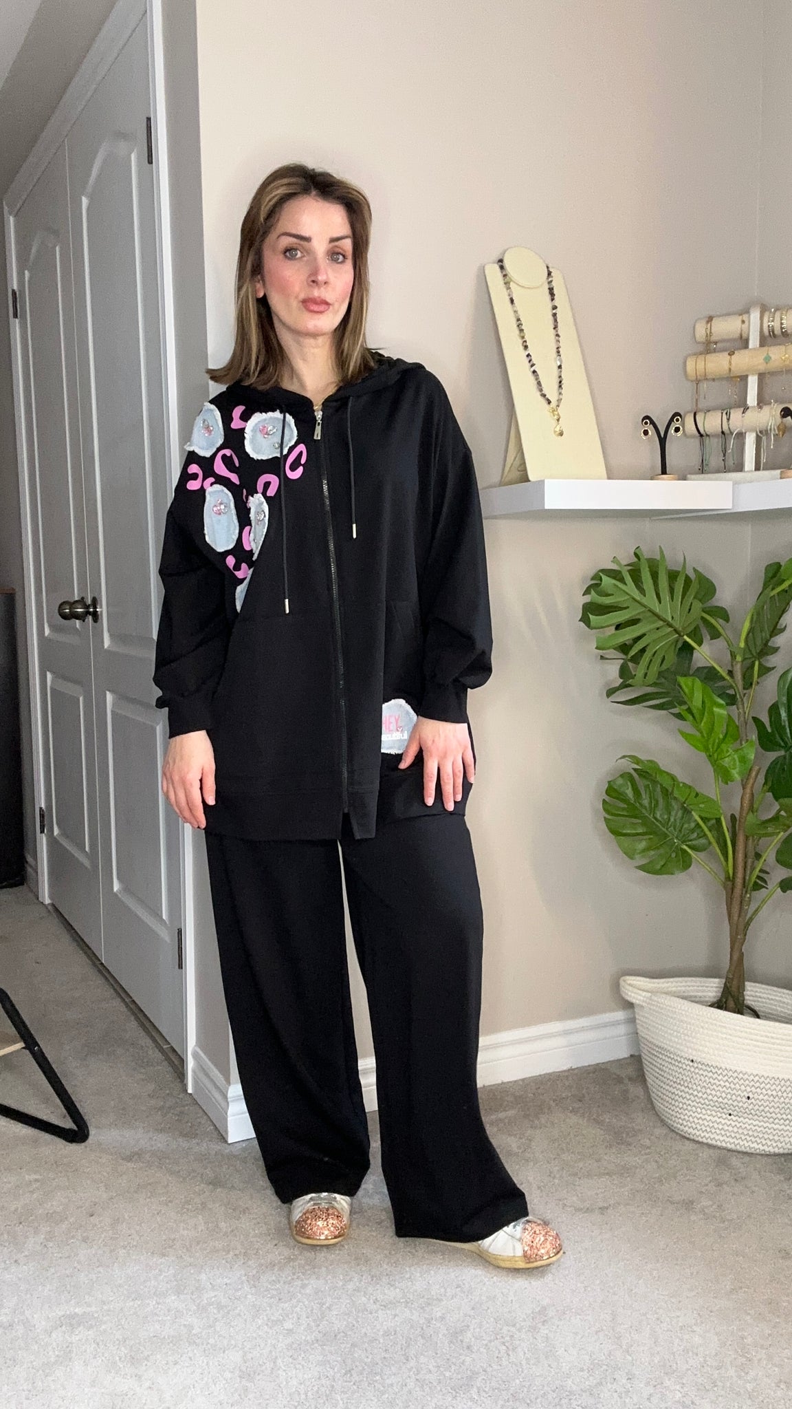 Stylish Black Hoodie and Pants Set with Unique Embroidery