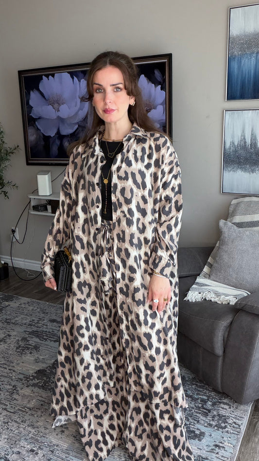 Modest Two‑Piece Set with Flowing Silhouette