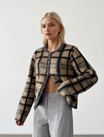 Women’s Checkered Knit Cardigan – Beige & Black Grid Pattern with Button Front | Modern Minimalist Style