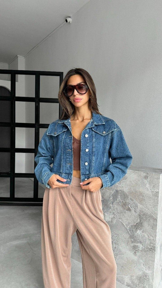 Women’s Denim Jacket – Casual Blue Layer with Modern Fit for Streetwear & Everyday Style