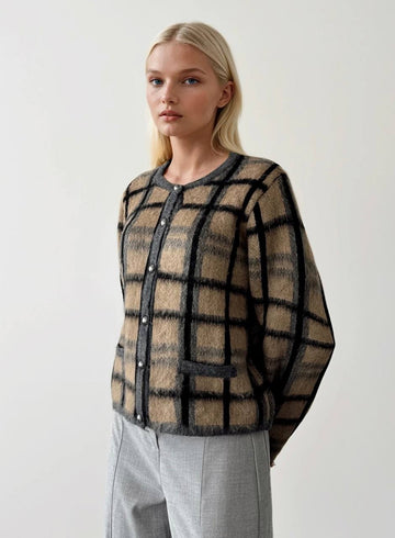 Women’s Checkered Knit Cardigan – Beige & Black Grid Pattern with Button Front | Modern Minimalist Style