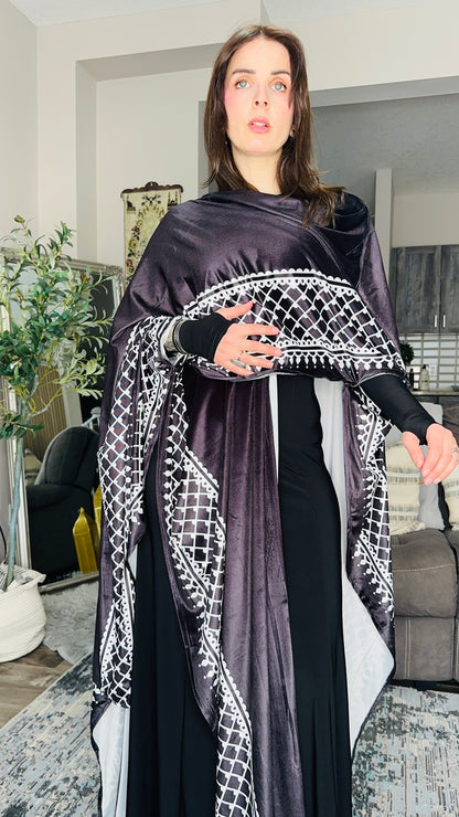 Velvet Keffiyeh‑Print Statement Kimono بشت الحطة