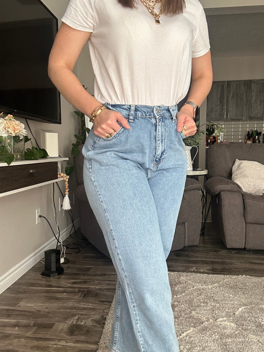 High-Waisted Wide-Leg Denim Pants – Relaxed Fit with Everyday Versatility