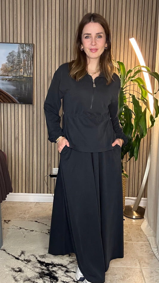 Zip-Up Training Skirt Set – Modest Fit with Sporty Elegance