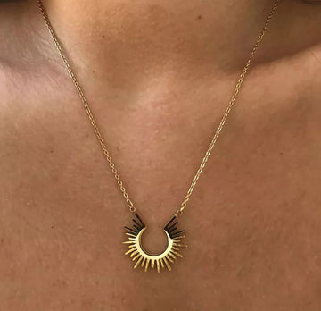 Sunshine Built in Pendant Necklace