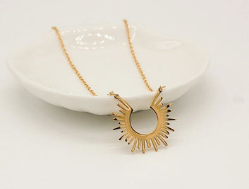 Sunshine Built in Pendant Necklace