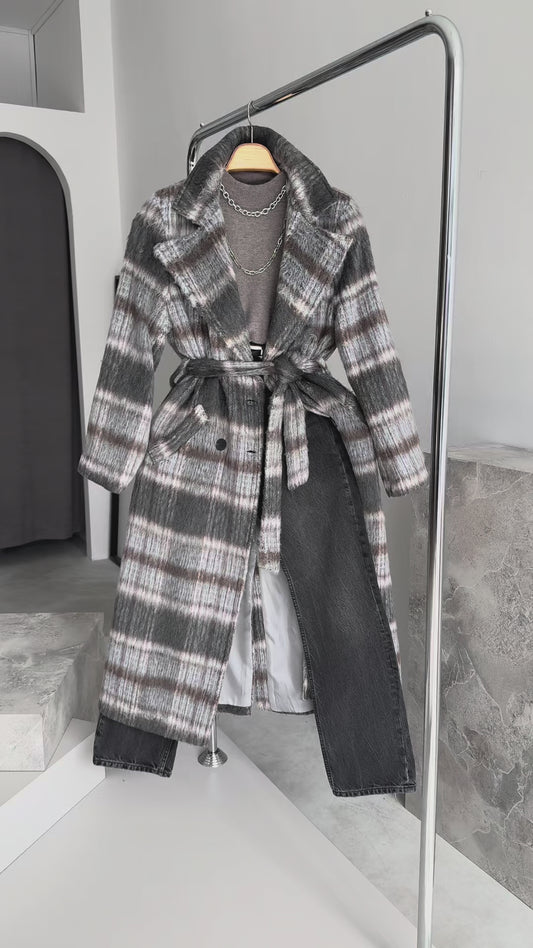 Timeless Plaid Belted Coat – Double-Breasted Elegance